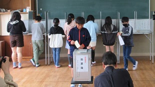 模擬選挙(6年生)