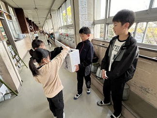 赤い羽根共同募金の活動