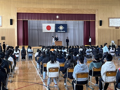 卒業式予行・6年生お祝い給食