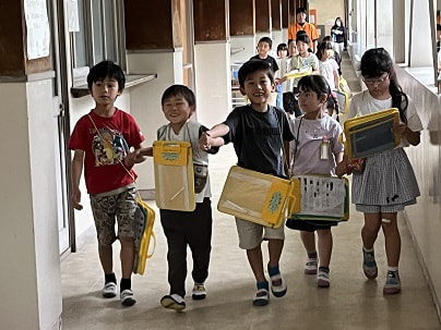 学校探検がありました(1・2年)