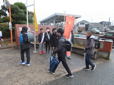 3学期初めてのあいさつ運動