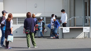 引き渡し避難訓練１.JPG